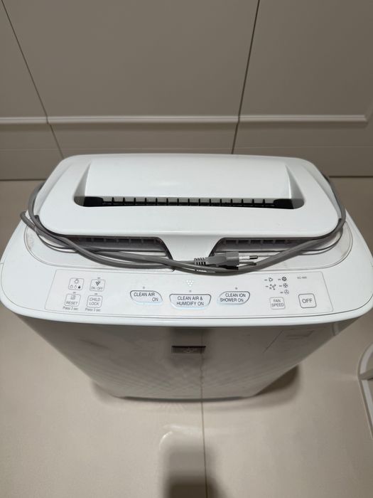 Oczyszczacz powietrza SHARP model KC-A60