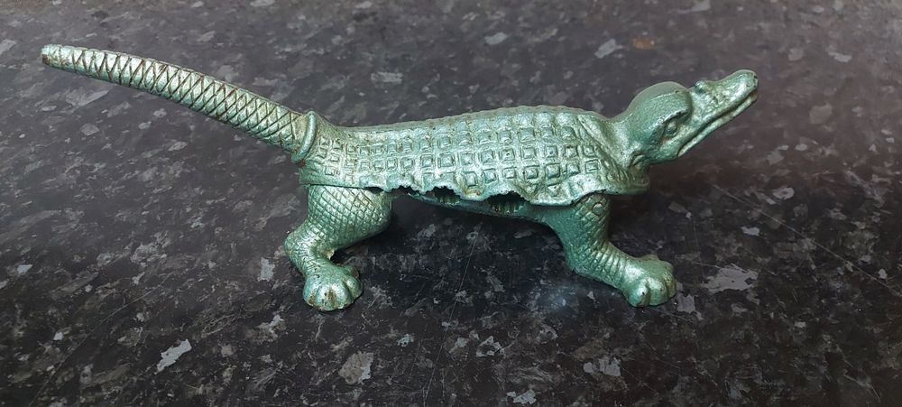 Prensa para rolhas de frascos de farmácia em forma de Jacaré