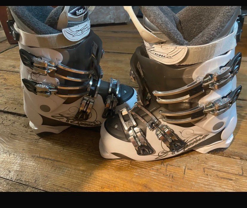 Buty narciarskie r. 39 Atomic super comfort fit