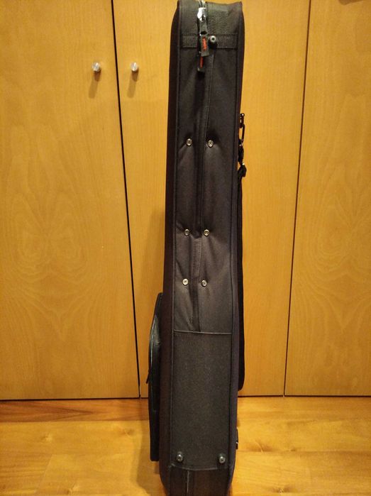 Estojo Gator semi-rígido para guitarra clássica