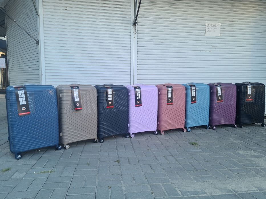 Валіза чемодан поліпропілен пластик