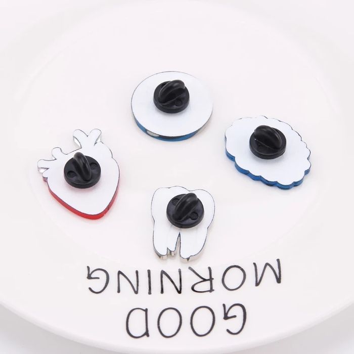 Значок брошь сердце сердечко