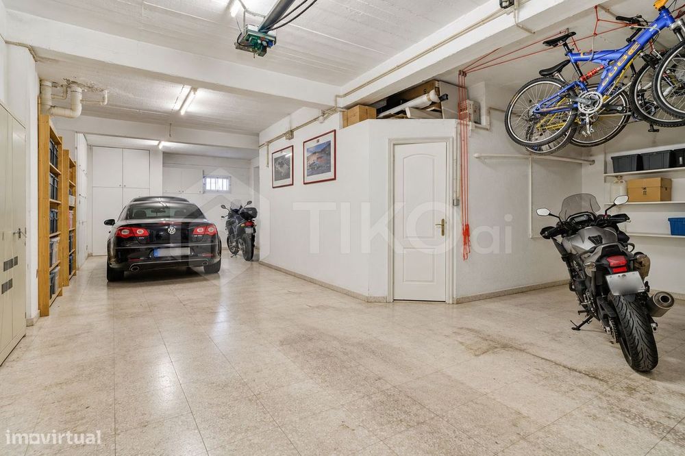 T4 com 209 m², vista 360º, sol todo o dia e garagem de 78 m² | Corroio
