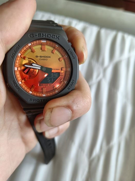 Продам годинник Casio GA-2100FL  200м  люмінесцентні стрєлкі