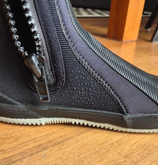 Buty neoprenowe ROOSTER wysoki but z zamkiem EasyFit rozmiar 40,5