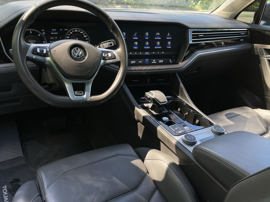 Volkswagen Touareg 2019 R-line Matrix HD