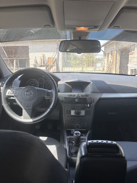 Opel astra h gtc
