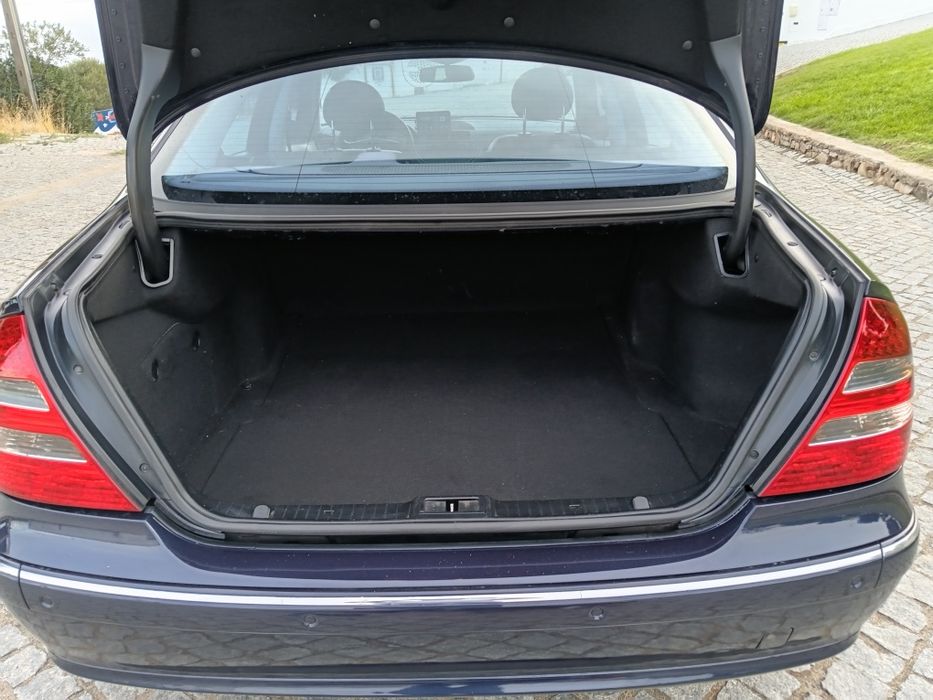 Mercedes E220CDI Avangarde de 2006 em estado novo