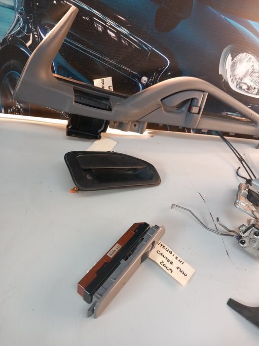 Várias peças para MITSUBISHI CANTER FUSO 2009