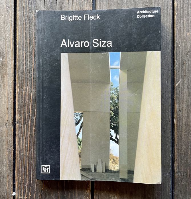 Livro Álvaro Siza ( edição inglesa ) 1995 - Livro Raro - 144 páginas.