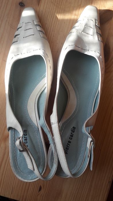 Beżowe sandały Pierre Cardin rozm.39