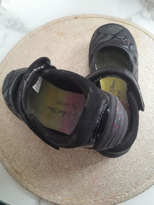 Sprzedam balerinki r.31 skorzane mało używane George