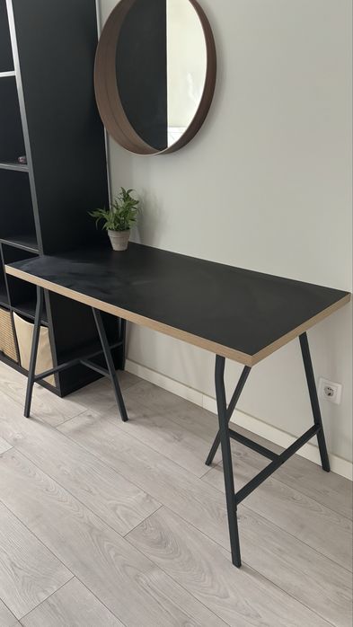 Mesa secretária (tampo + cavaletes)