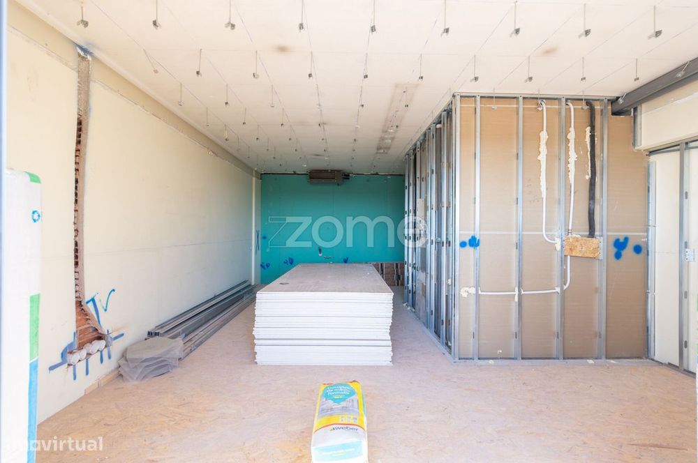 Apartamento T0 Novo c/ Varanda e Arrecadação na Rua Machado Vilela