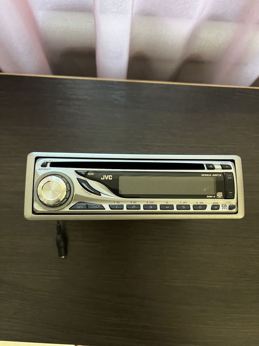 Продам автомагнитолу JVC
