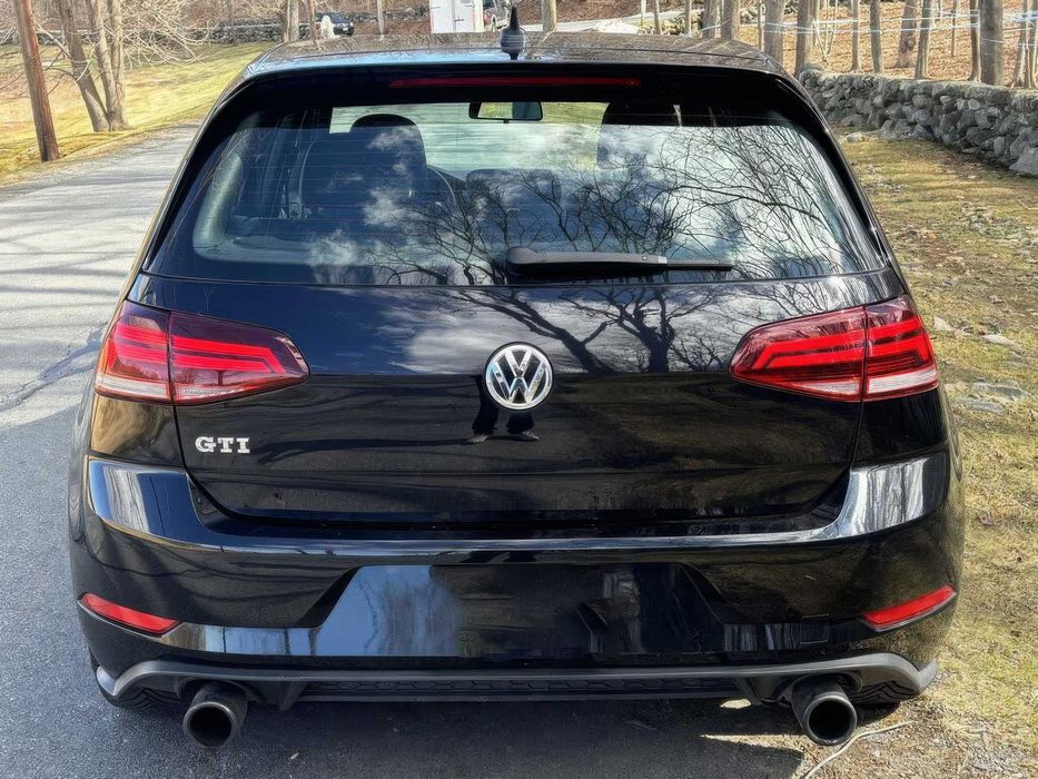 Volkswagen Golf GTI      2018