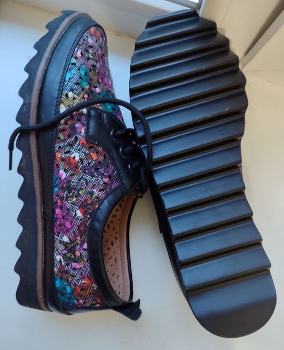 Обувь женская разная