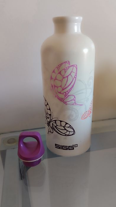 Garrafa térmica da marca SIGG, como nova.