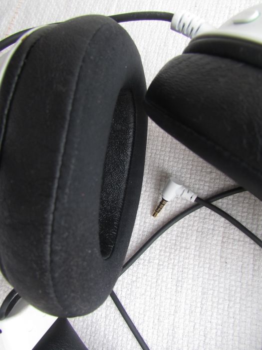 Наушники Razer Black Shark V2 x White