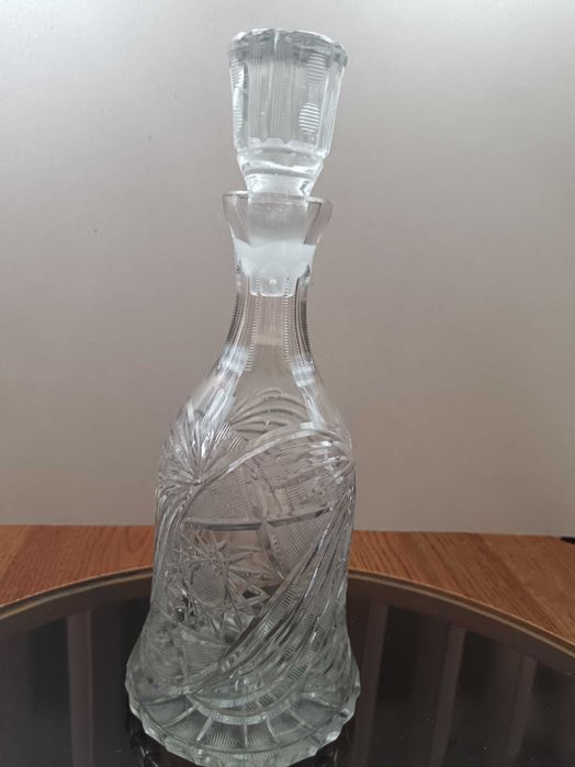 Kryształowa masywna karafka
