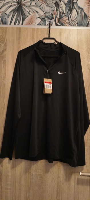 Bluza Nike Dri-Fit Ready Czarno-biały kod stylu / katalogowy: DV9811-010. Rozmiar L