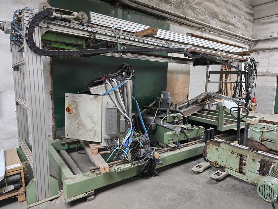 Maszyna do rozsztaplowywania