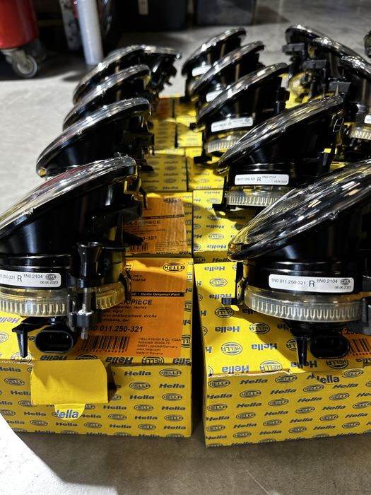 Туманка  противотуманки фара Sprinter W906 спрінтер HELLA в бампер