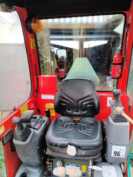 Mini giratória Yanmar b15 1500kg