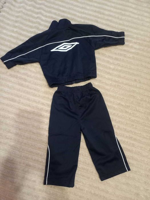 костюм для малыша Umbro р 6-12 мес .