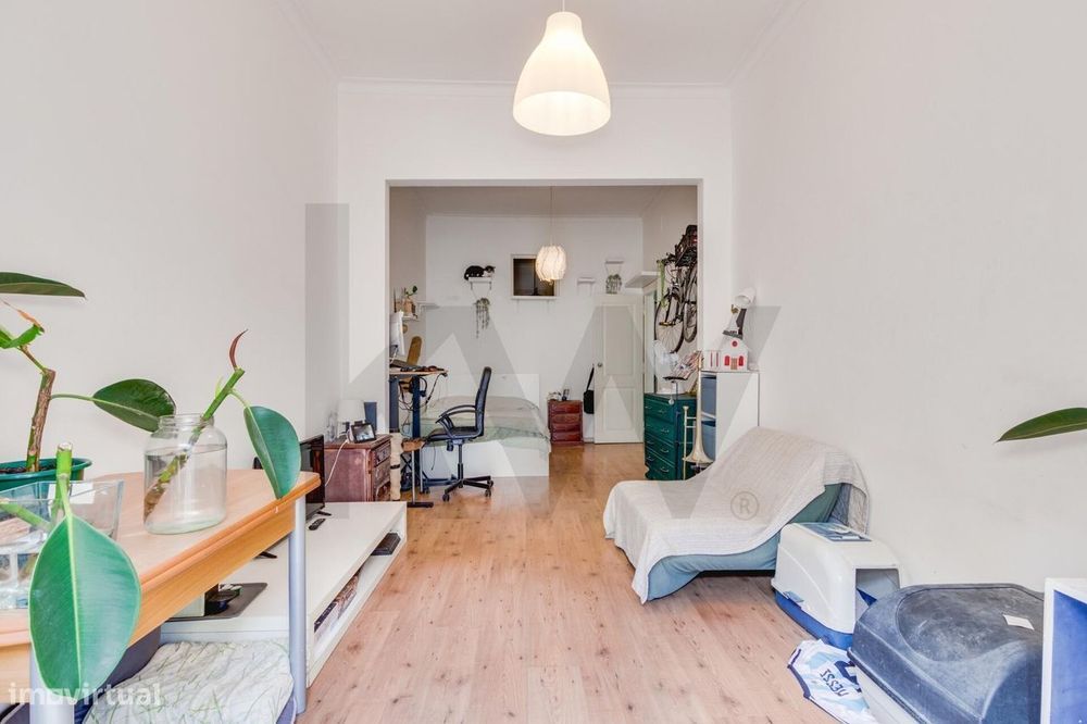 Apartamento T2+1 com elevado potencial de renovação no Centro de Lisbo