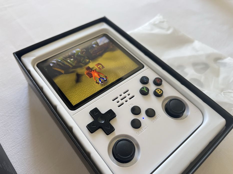 Game Console Model  R36S