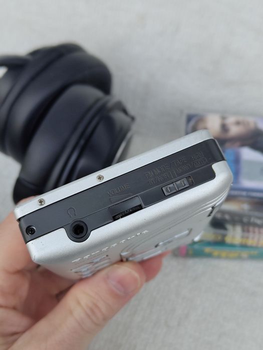 Касетний плеєр Panasonic RQ-NX60V з РК дисплеєм та FM/AM радіо