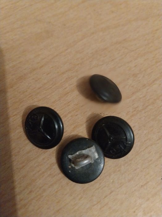 Stare guziki PKS z czasów prl-u