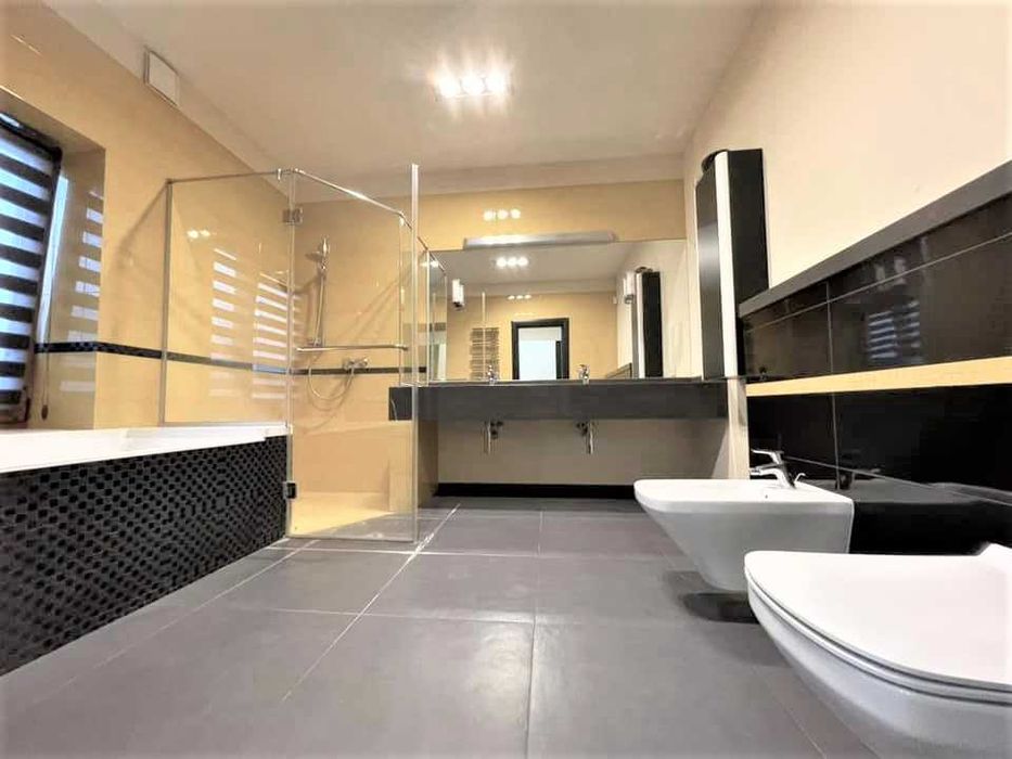 Дом с жилым подвалом 18 соток Свой парк 3 мастер спальни Б Фонтан