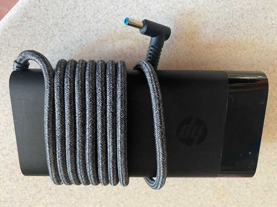 оригинальная зарядка 200 Вт для HP и других мощных потребителей.