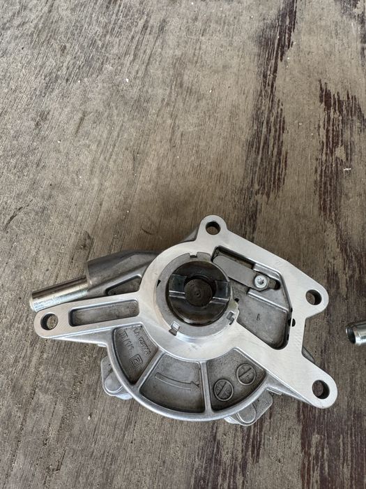 Вакумний насос OM642 помпа Спринтер Sprinter W906 W907 3.0