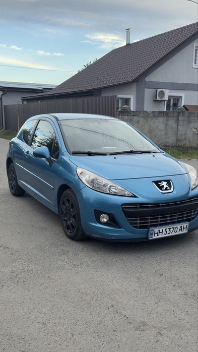 Peugeot 207 1,4  Достойний варіант