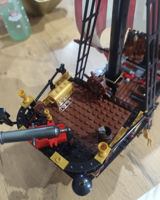 Lego statek piracki 6243 Czarnobrodego z instrukcją i figurkami kpl