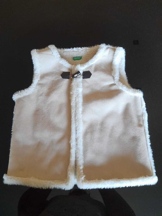 Colete Benetton c/ pelo (8/9 anos)