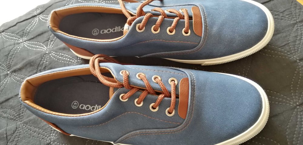 Trampki r. 43 nowe, aodike