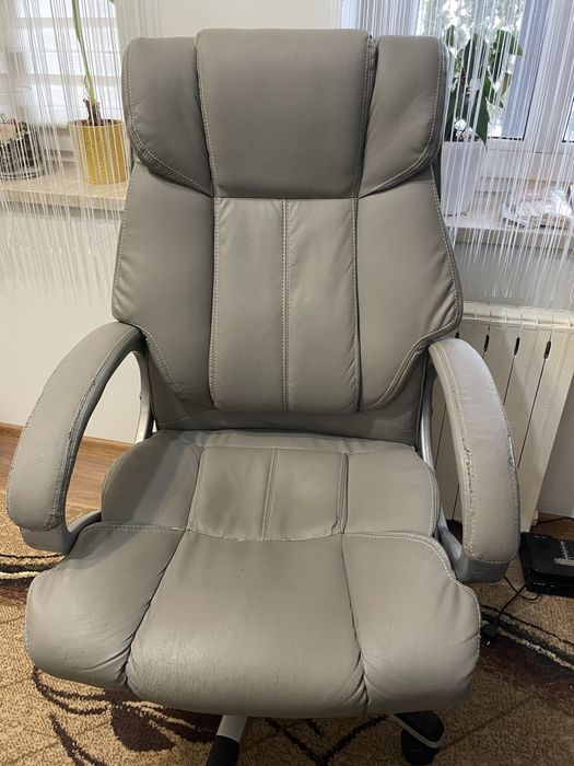 Fotel biurowy z ecoskory