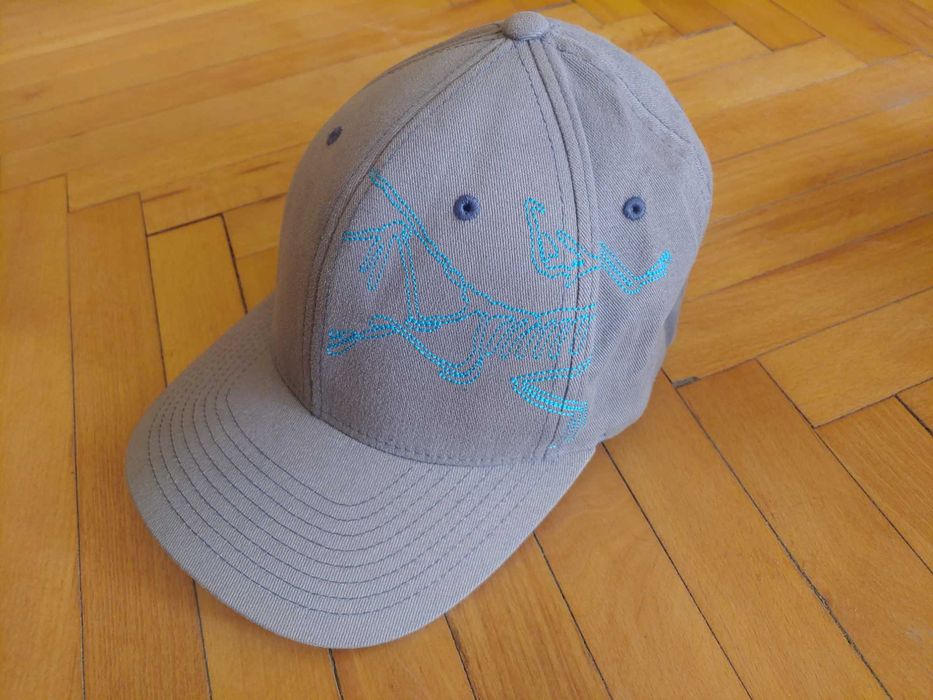Панами, кепки Arcteryx, Reebok, Buff, Forclaz