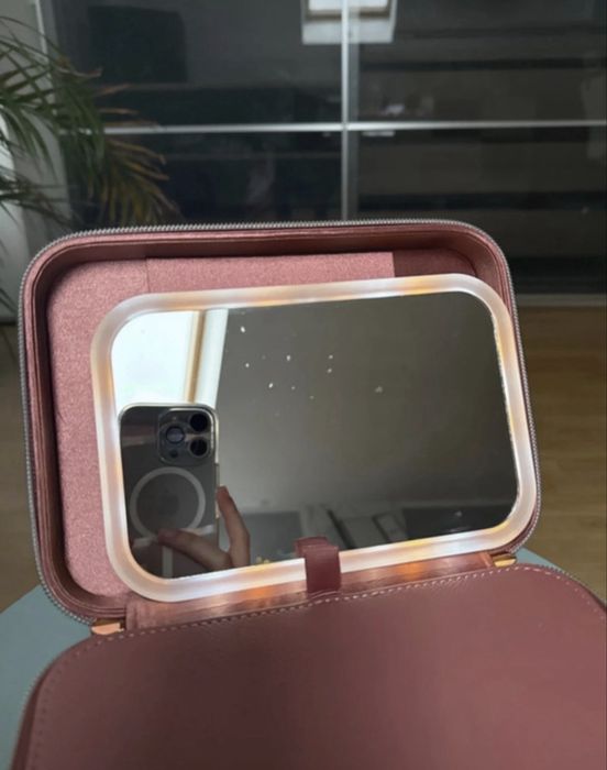 Kosmetyczka z lusterkiem