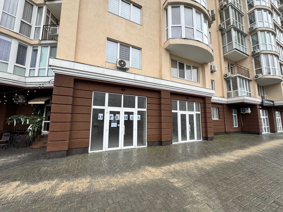 Намив Рівєра приміщення 100 кв.м. новобудова фасад