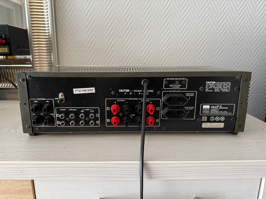 SANSUI R-5 Amplituner top Hi-Fi