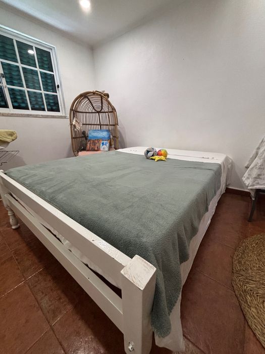 Cama casal e colchão