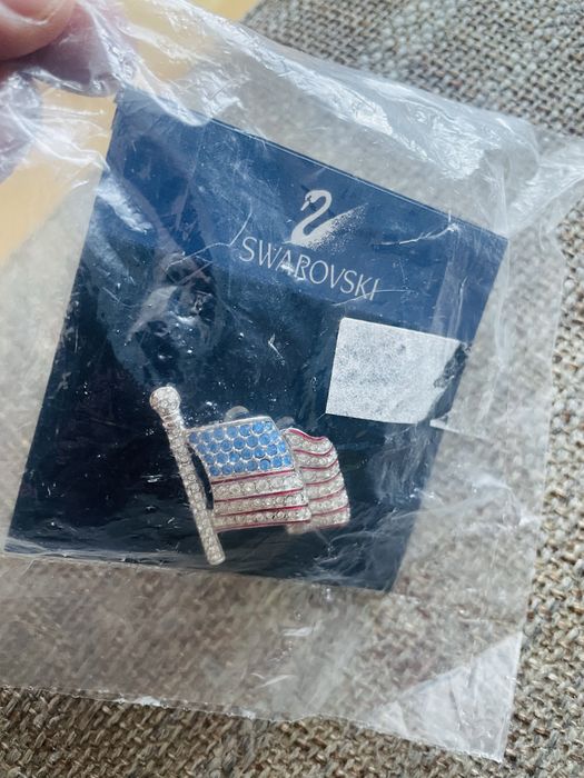 Broszka Swarovski. Amerykanska flaga.