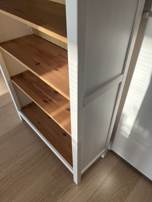 Regał drewniany Hemnes Ikea