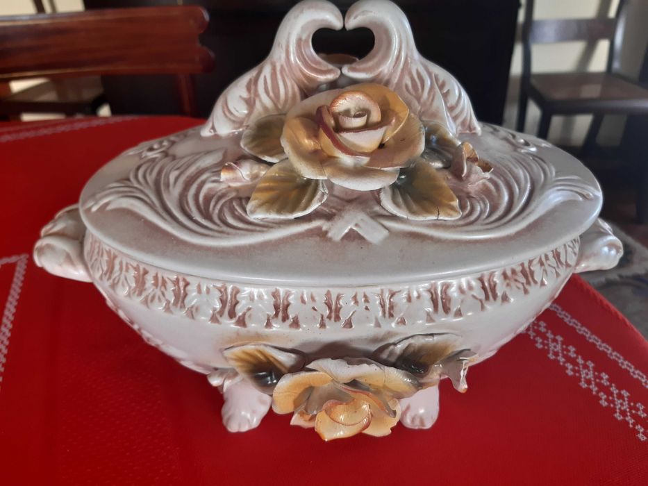 LeiteiraPrato Caneca Terrina Sacavem Aveiro Caldas Alcobaça ChávenCafé