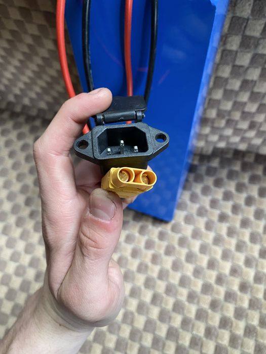 Универсальный литий ионный аккумулятор 12v 120A